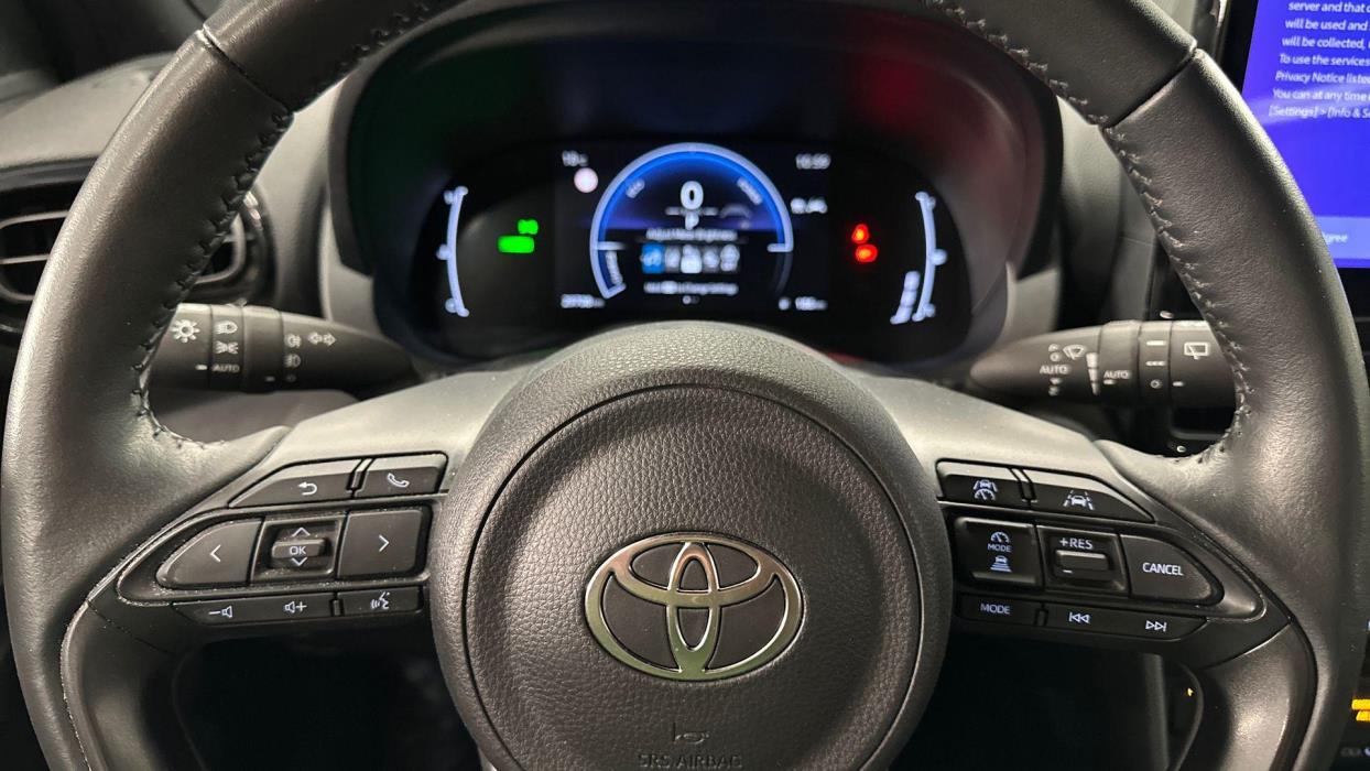 TOYOTA Yaris Cross 2024