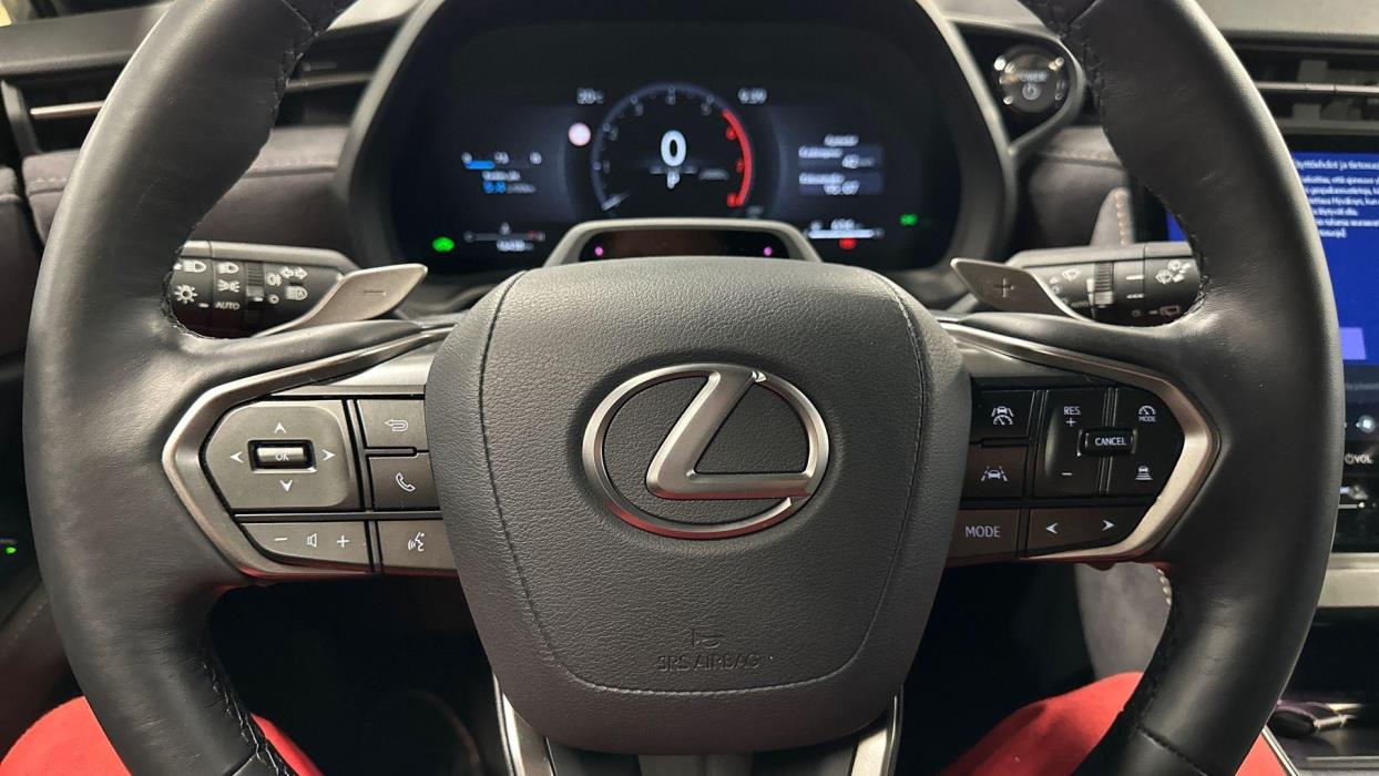 Lexus LBX 2025
