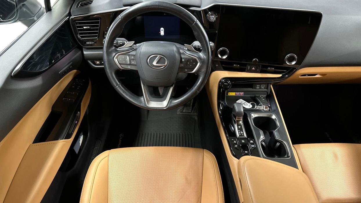 Lexus NX 2023