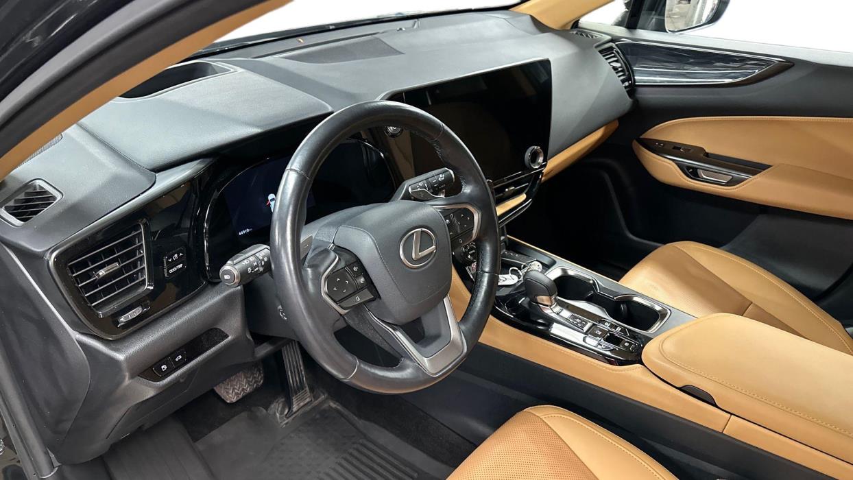 Lexus NX 2023