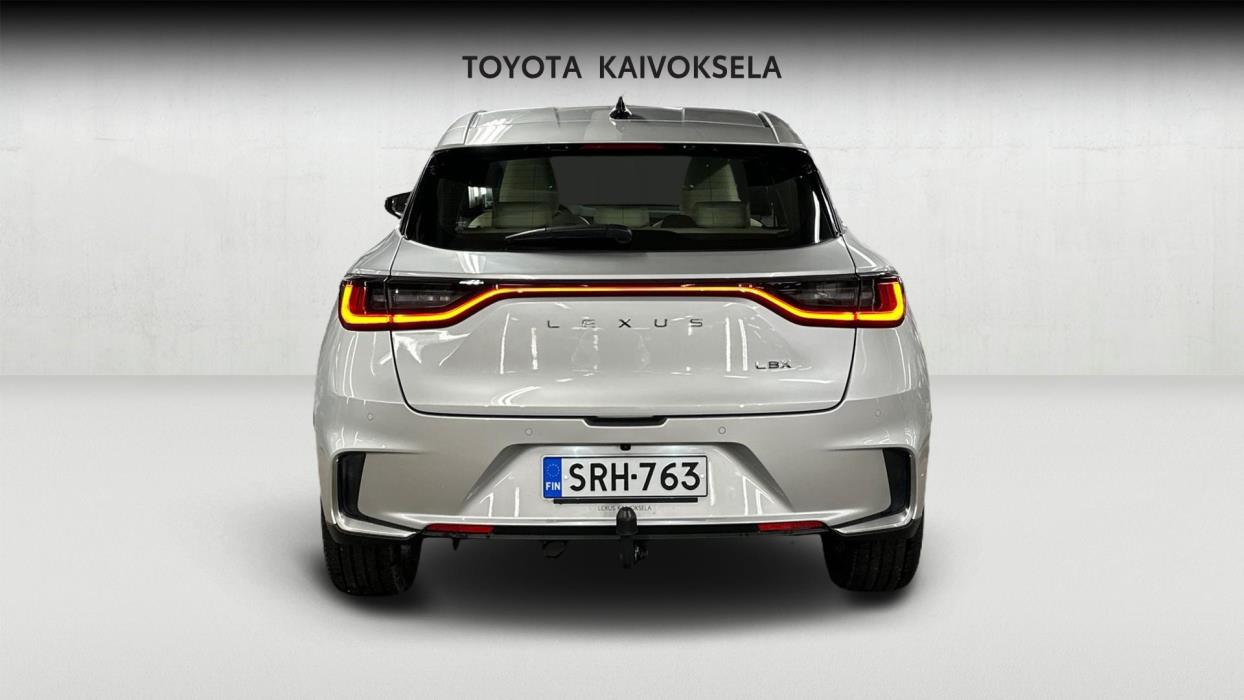 Lexus LBX 2024