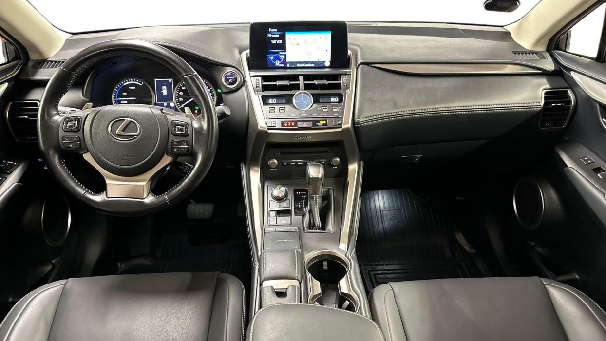 Lexus NX 2022