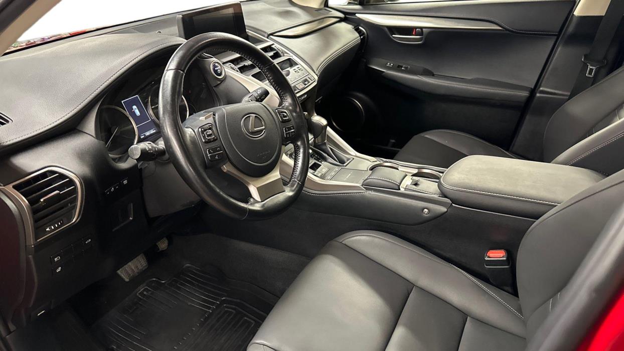 Lexus NX 2022