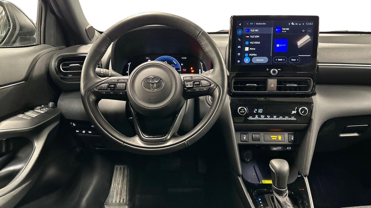 TOYOTA Yaris Cross 2025