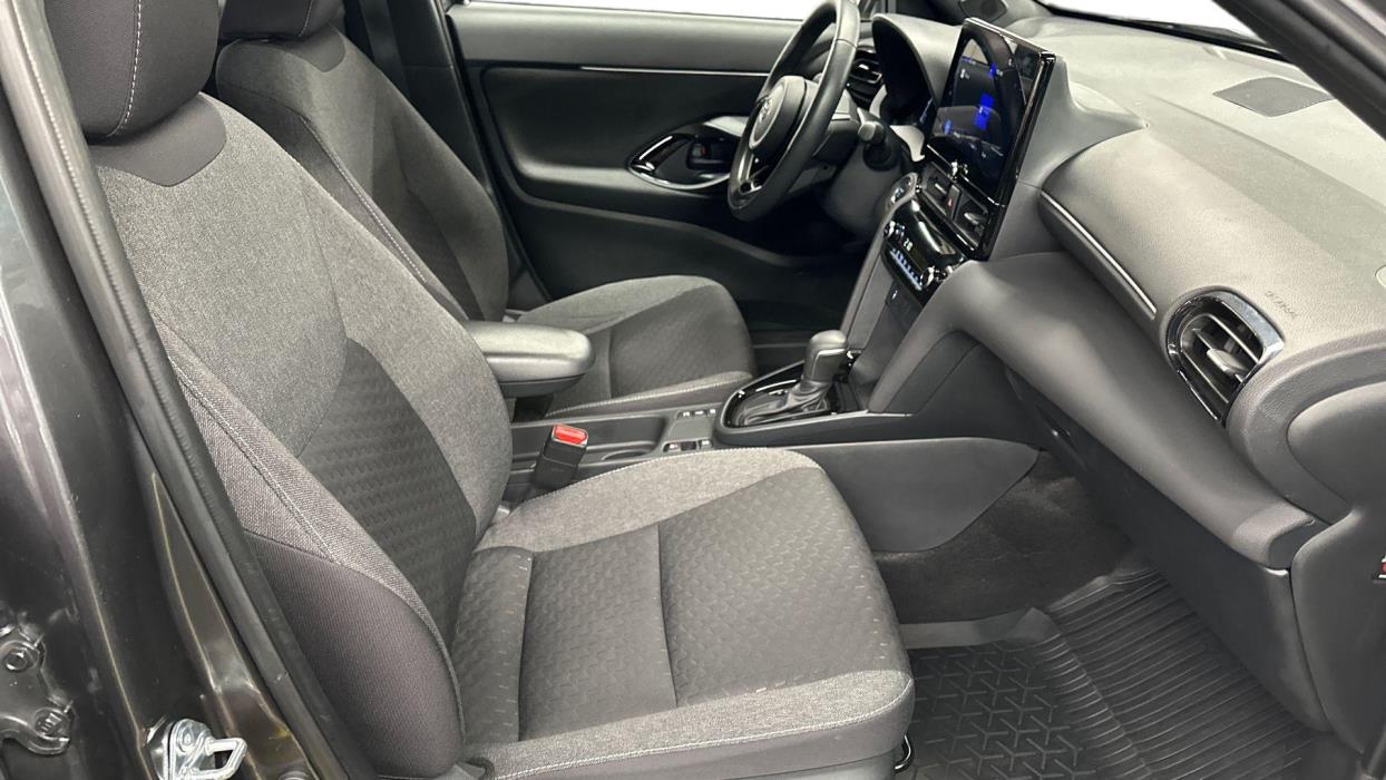 TOYOTA Yaris Cross 2025