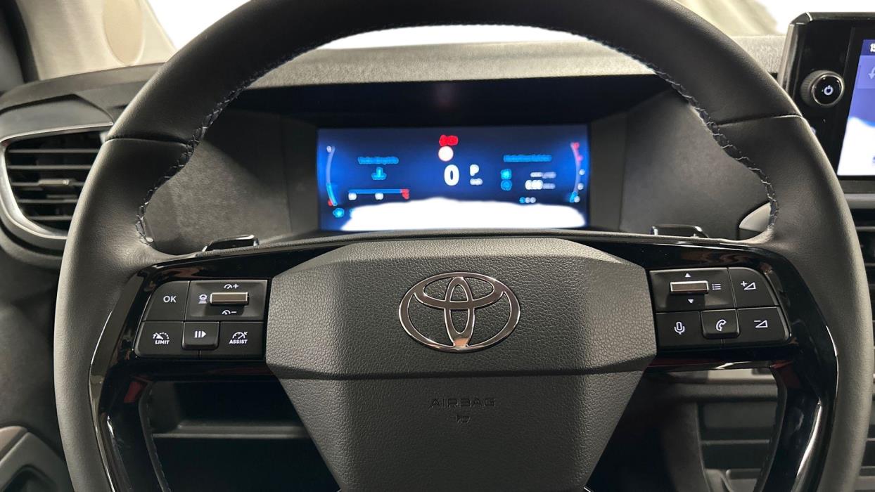 Toyota Proace Verso 2025