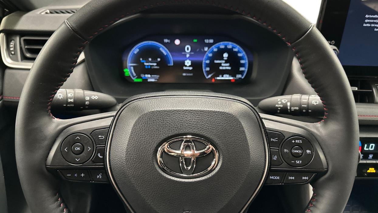 Toyota RAV4 Plug-in 2025