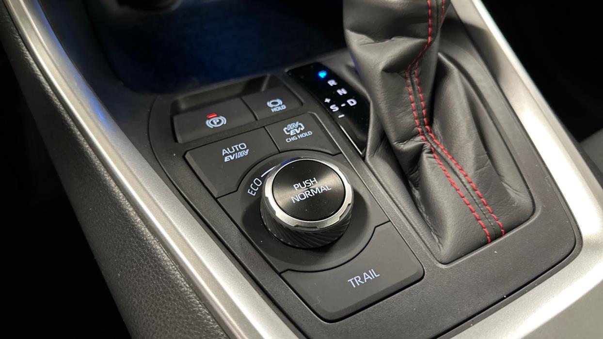 Toyota RAV4 Plug-in 2025