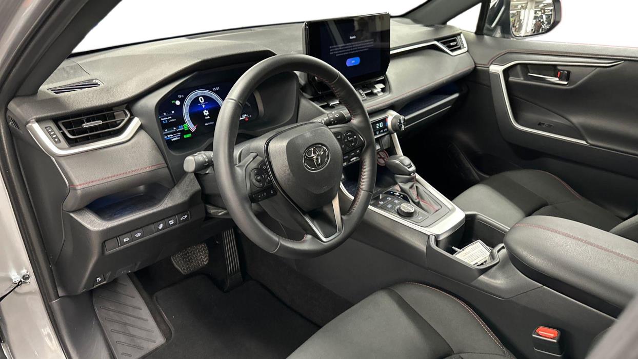Toyota RAV4 Plug-in 2025