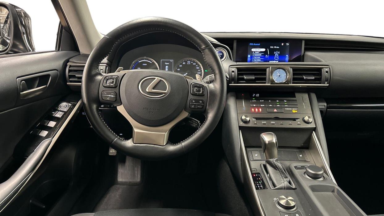 Lexus IS 2020