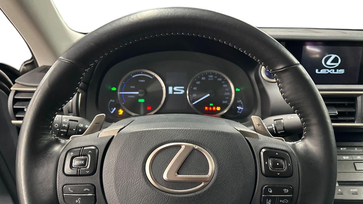 Lexus IS 2020