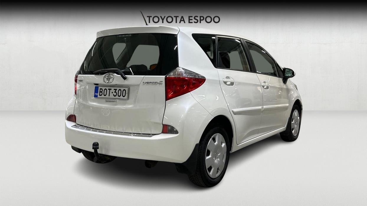 Toyota Verso-S 2011