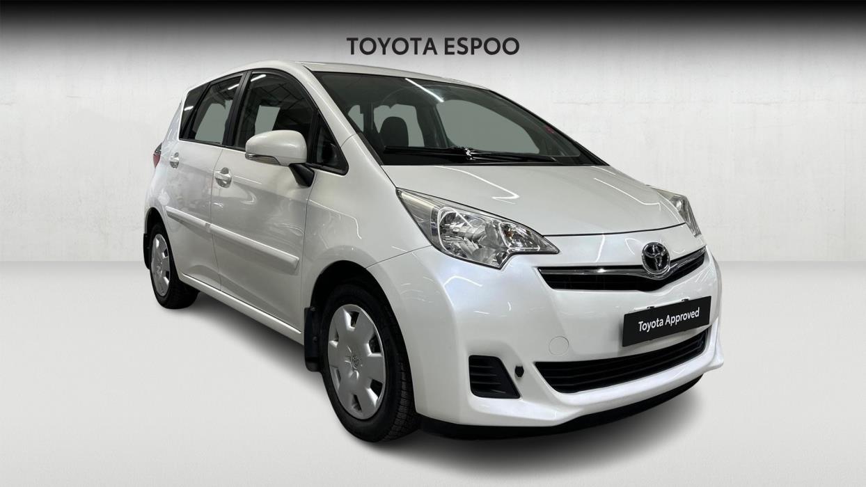 Toyota Verso-S 2011
