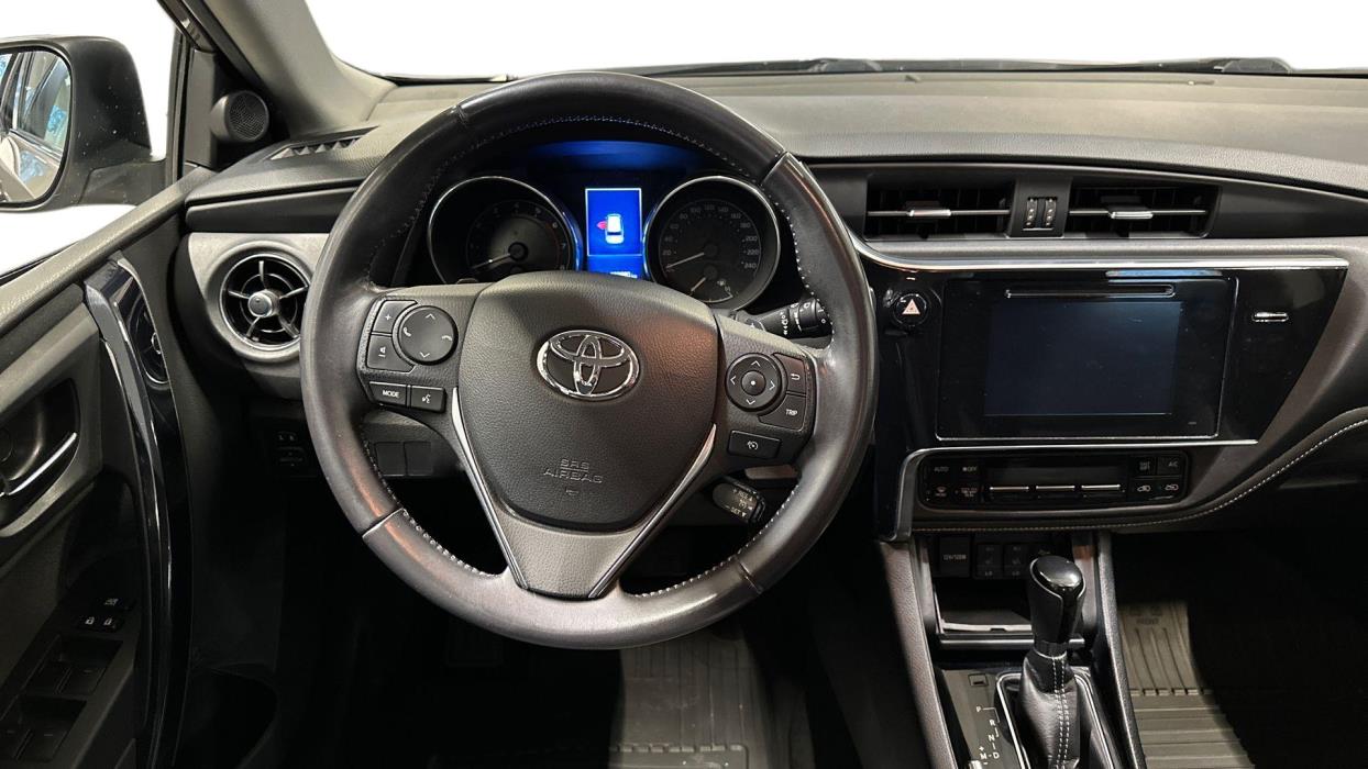 Toyota Auris 2015