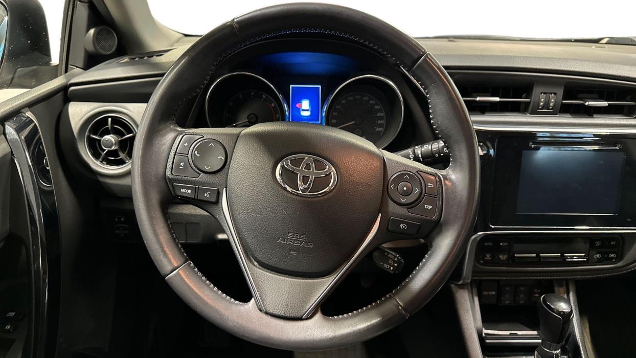Toyota Auris 2015