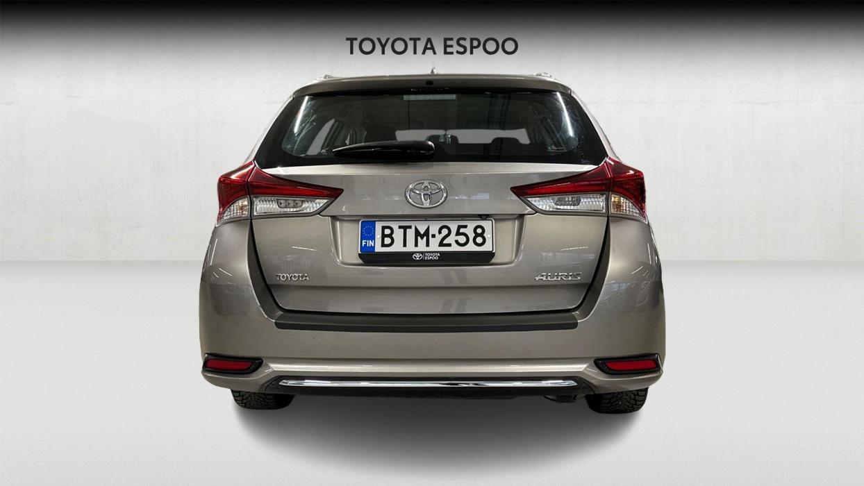 Toyota Auris 2015