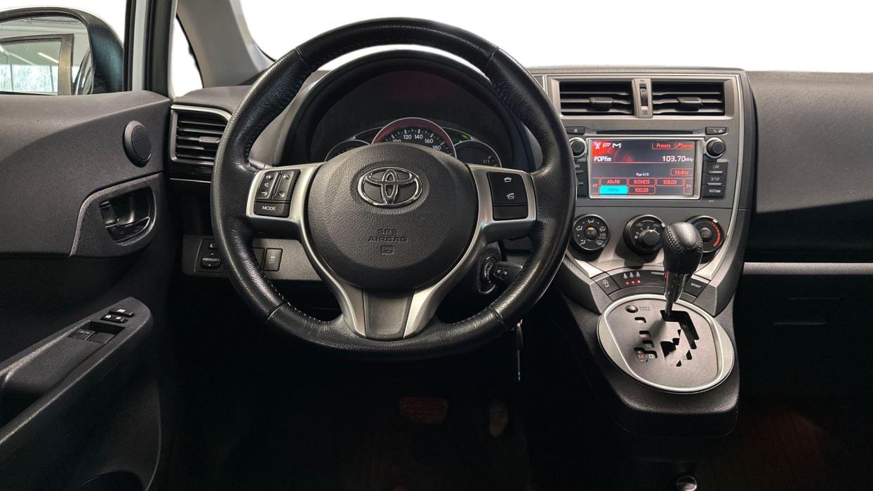 Toyota Verso-S 2011