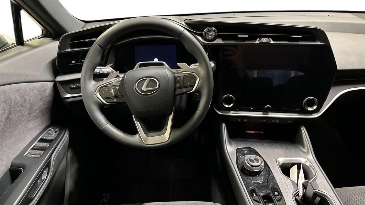 Lexus RZ 2023