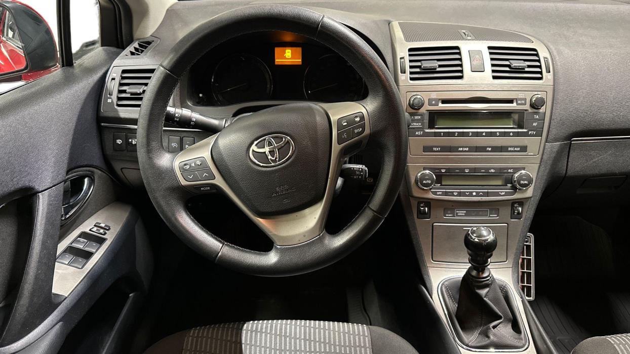 Toyota Avensis 2011