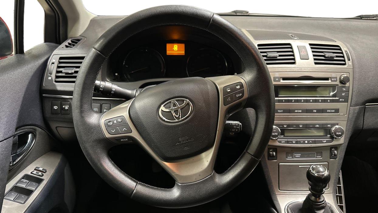 Toyota Avensis 2011