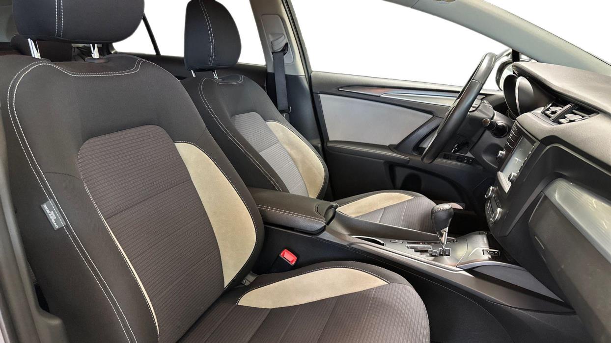 Toyota Avensis 2016