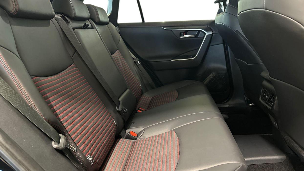 Toyota RAV4 Plug-in 2025
