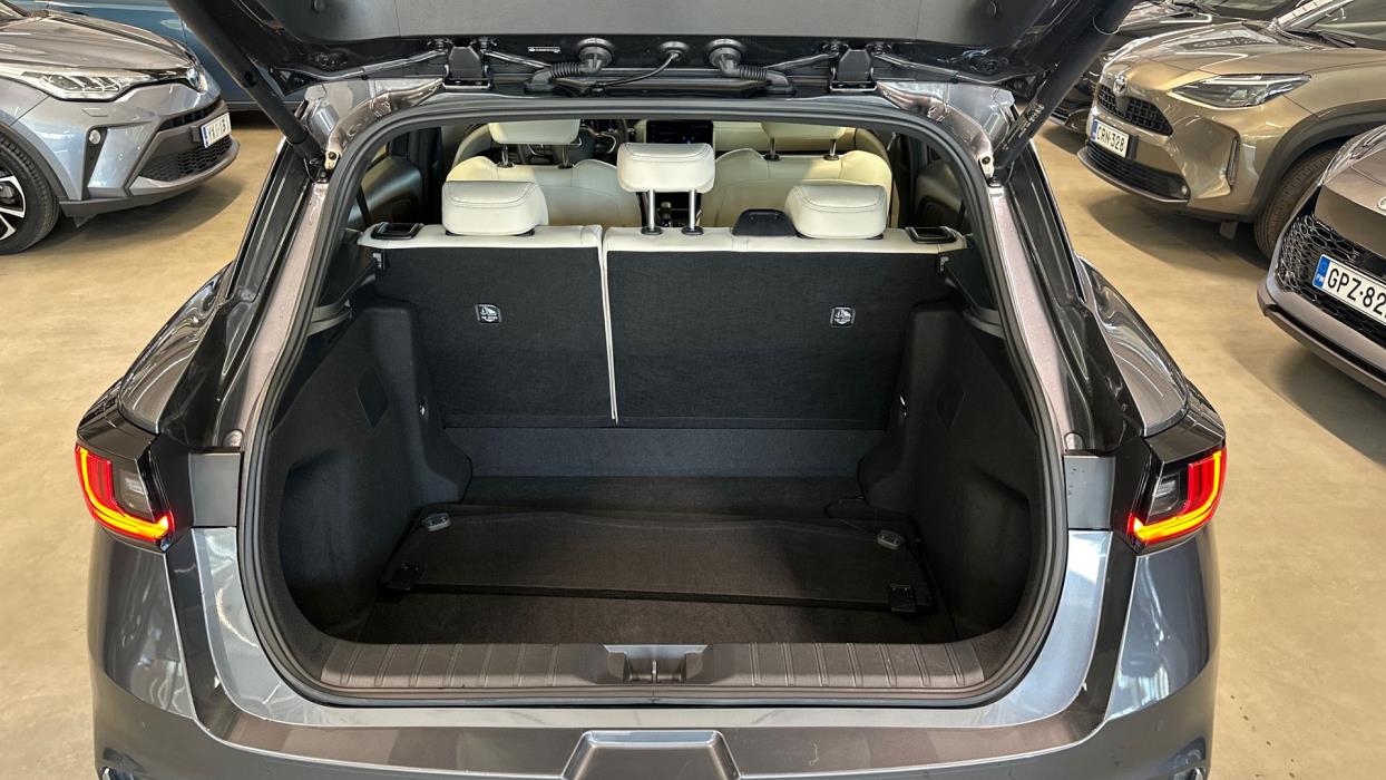 Lexus LBX 2025