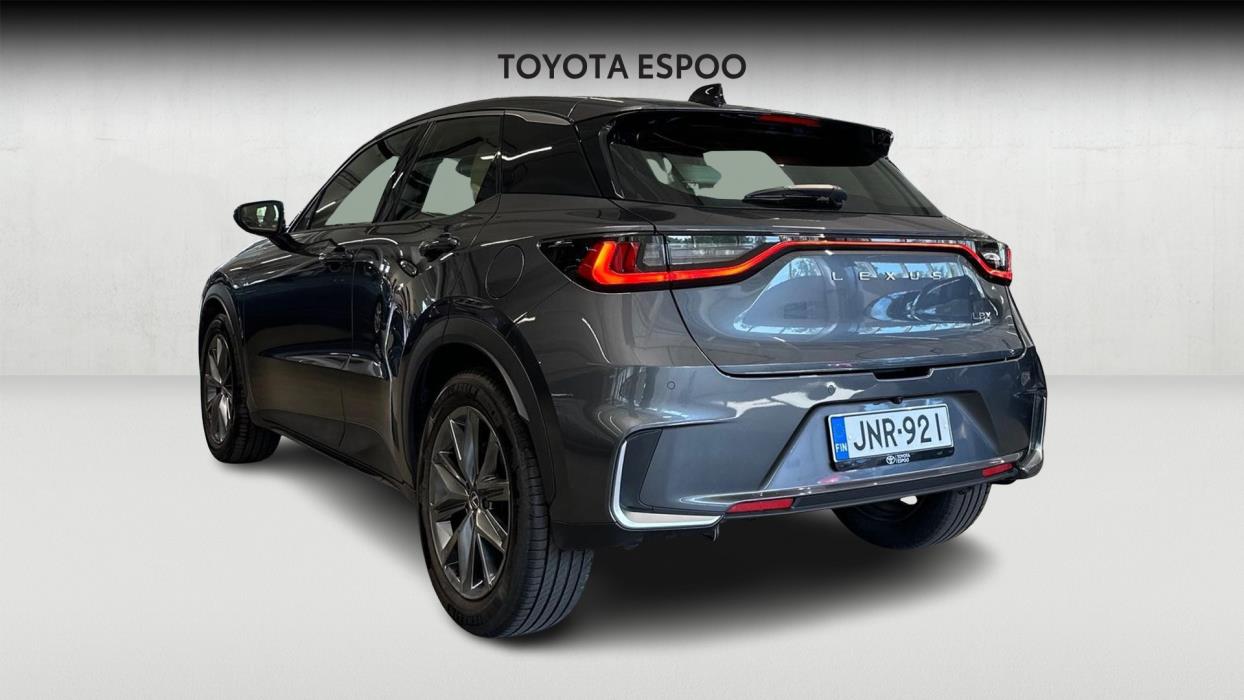 Lexus LBX 2025