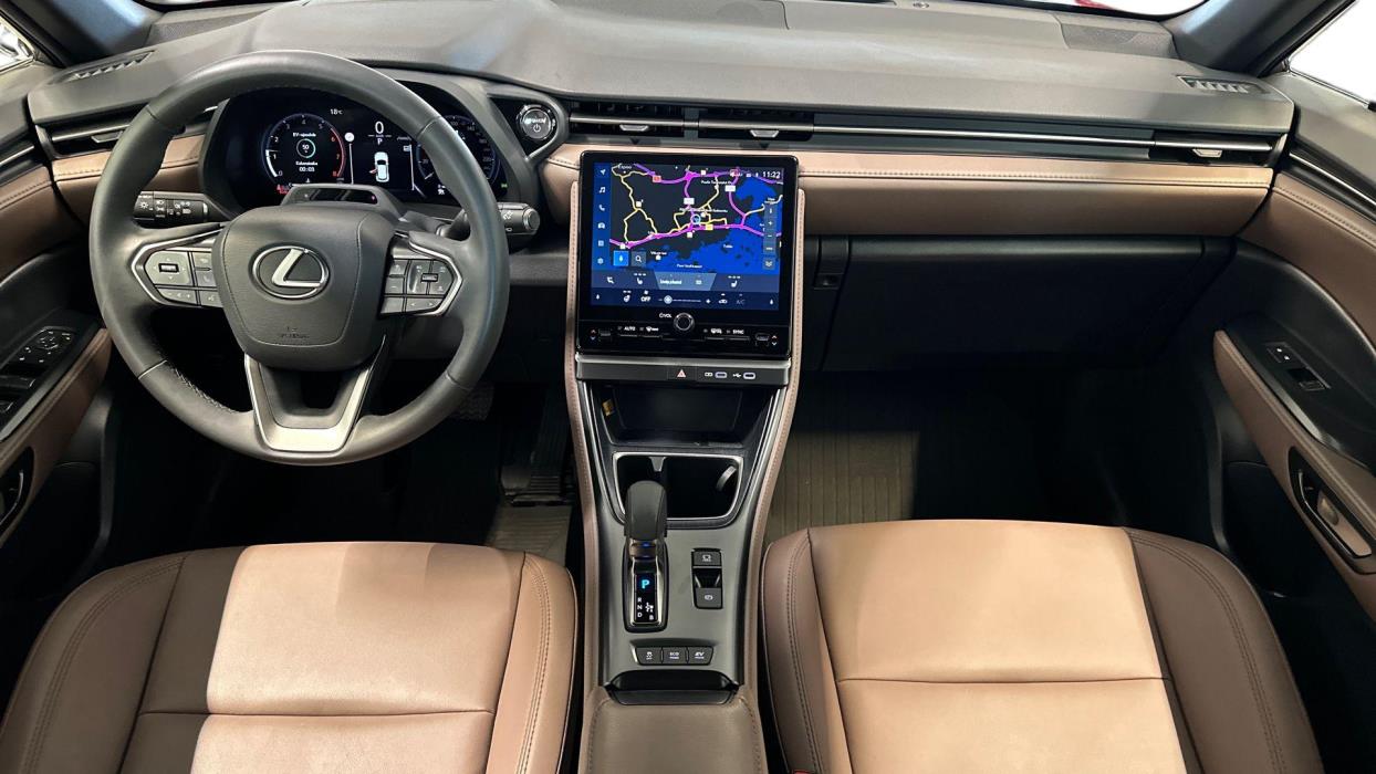 Lexus LBX 2025