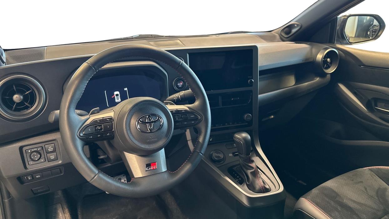 TOYOTA GR Yaris 2024