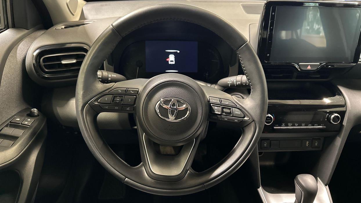 TOYOTA Yaris Cross 2024