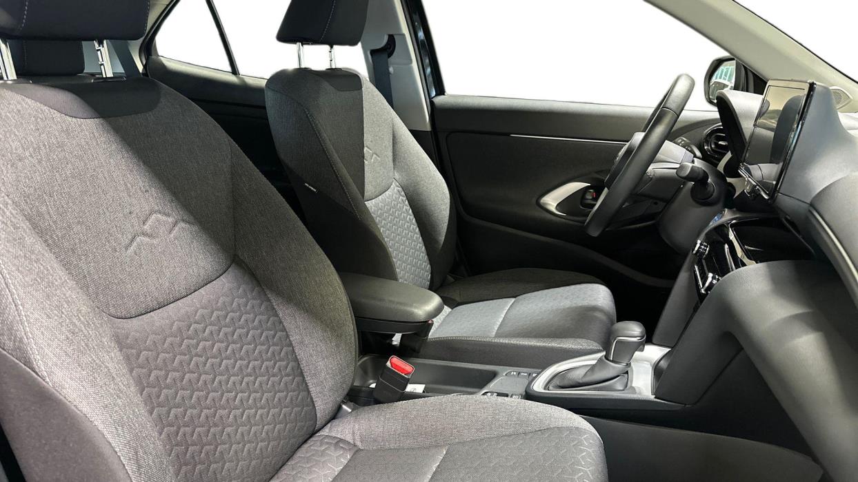 TOYOTA Yaris Cross 2024
