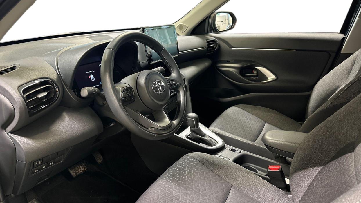 TOYOTA Yaris Cross 2024