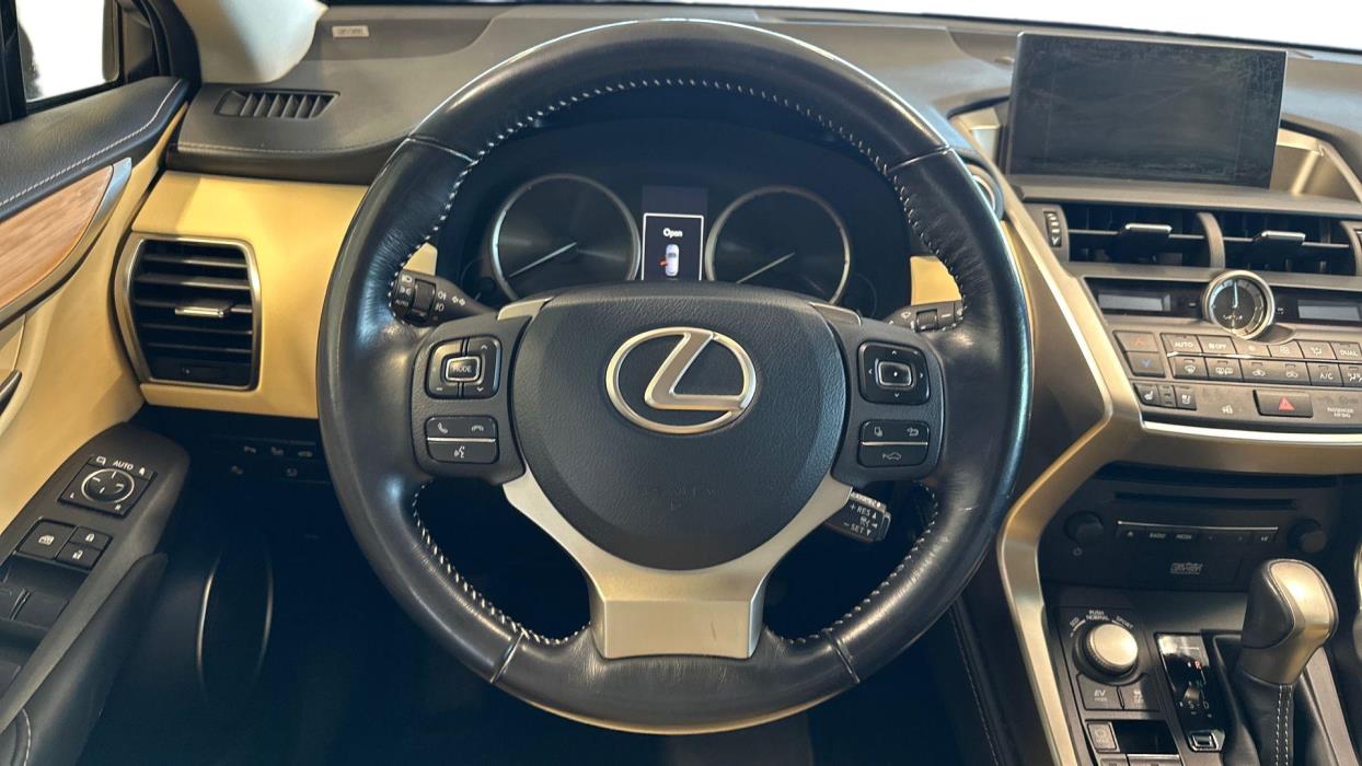 Lexus NX 2015