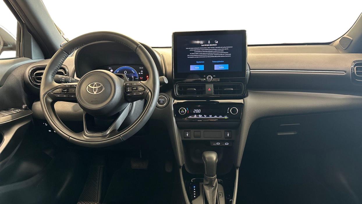 TOYOTA Yaris Cross 2026