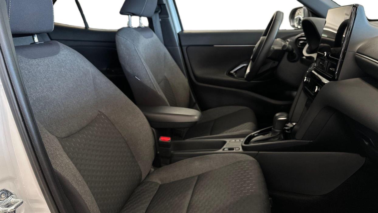 TOYOTA Yaris Cross 2026