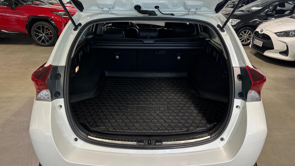TOYOTA AURIS 2018