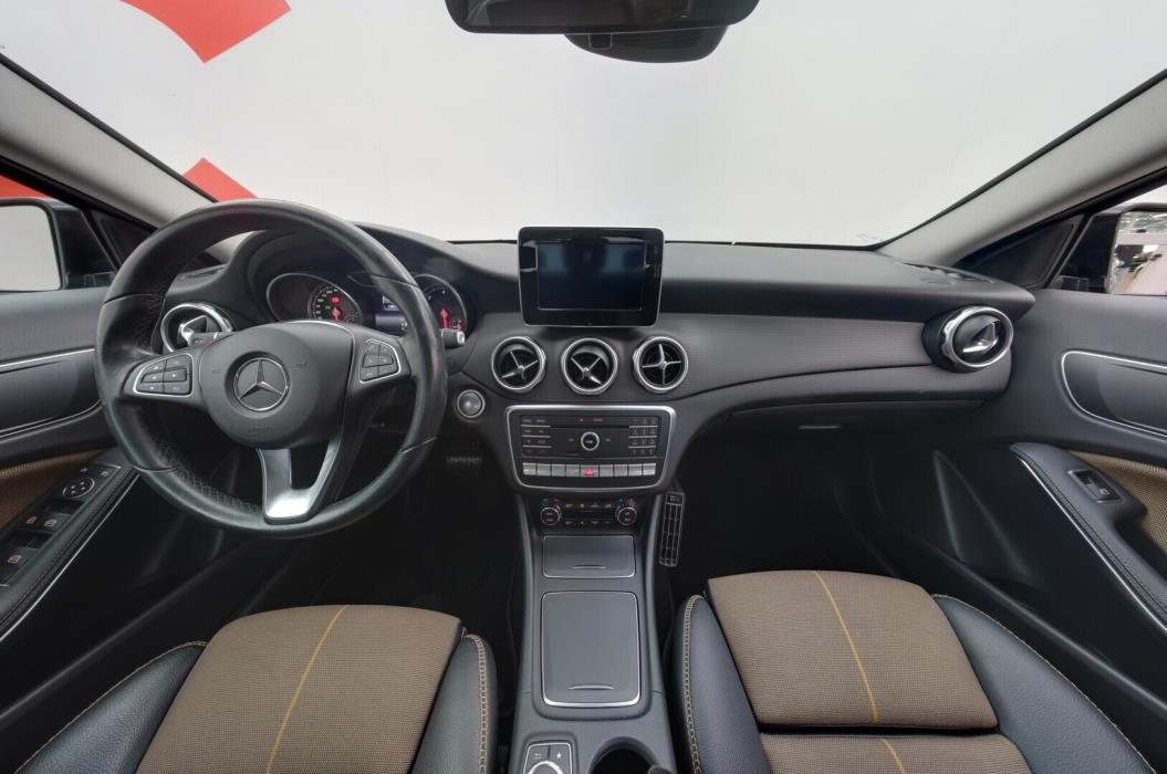 MERCEDES-BENZ GLA 2017