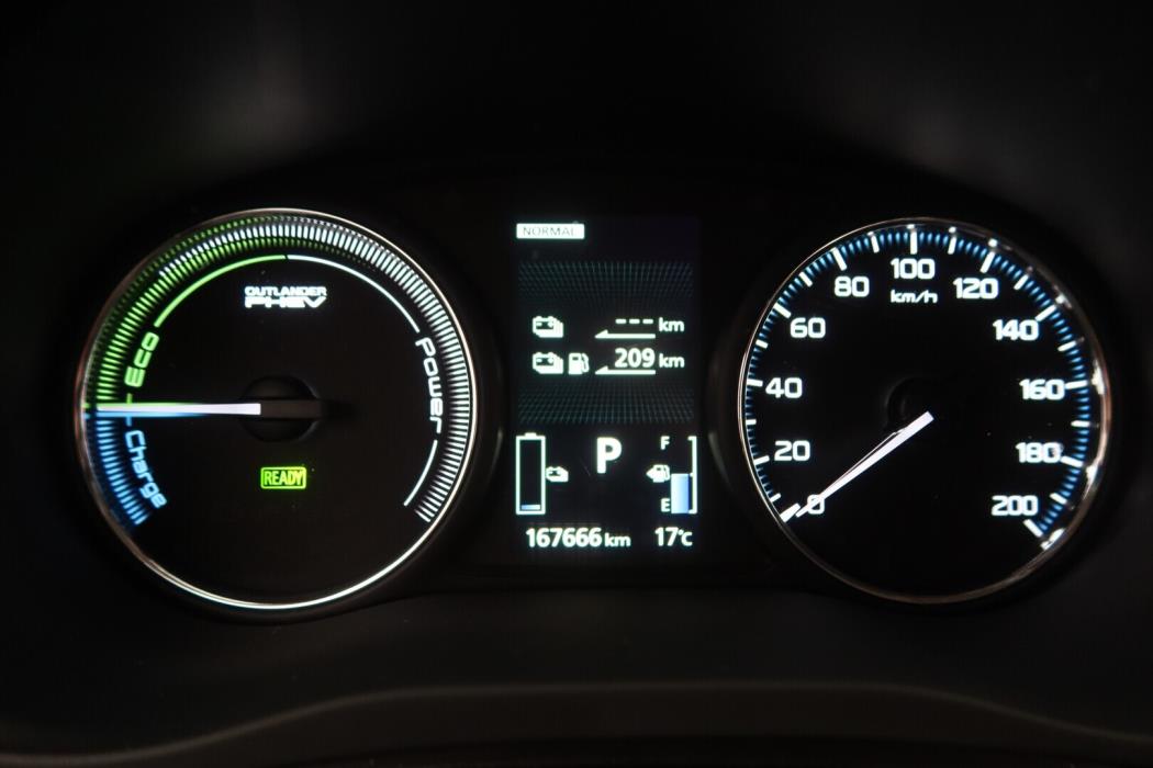 MITSUBISHI Outlander PHEV 2015