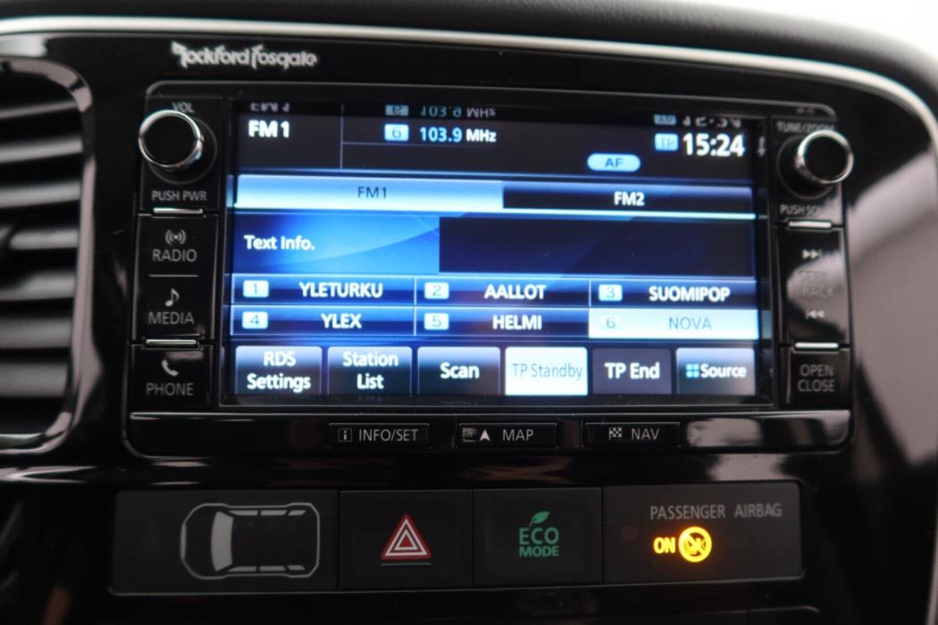 MITSUBISHI Outlander PHEV 2015