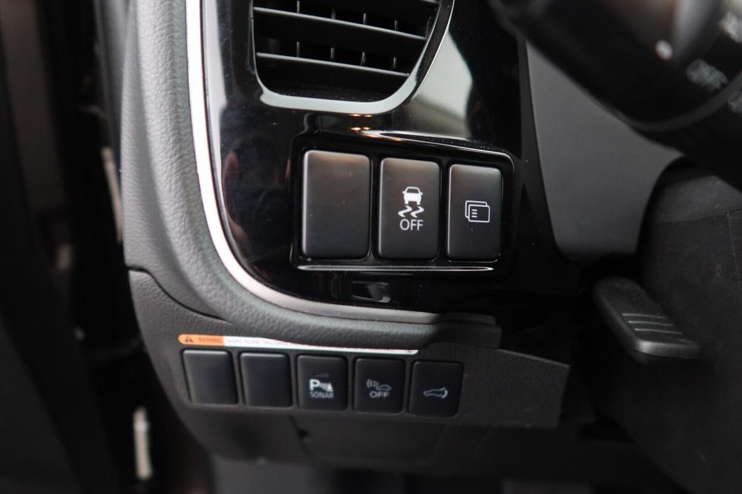 MITSUBISHI Outlander PHEV 2015
