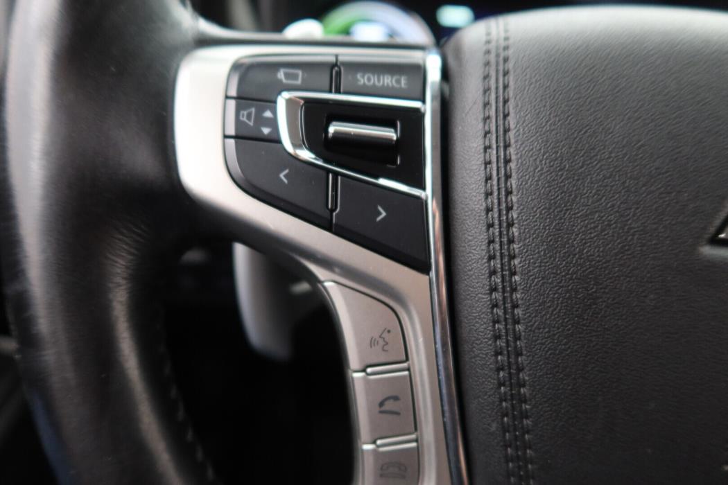 MITSUBISHI Outlander PHEV 2015