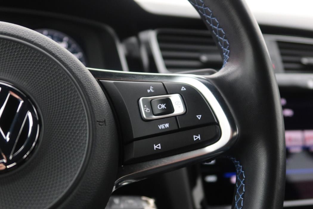 VOLKSWAGEN Golf 2020