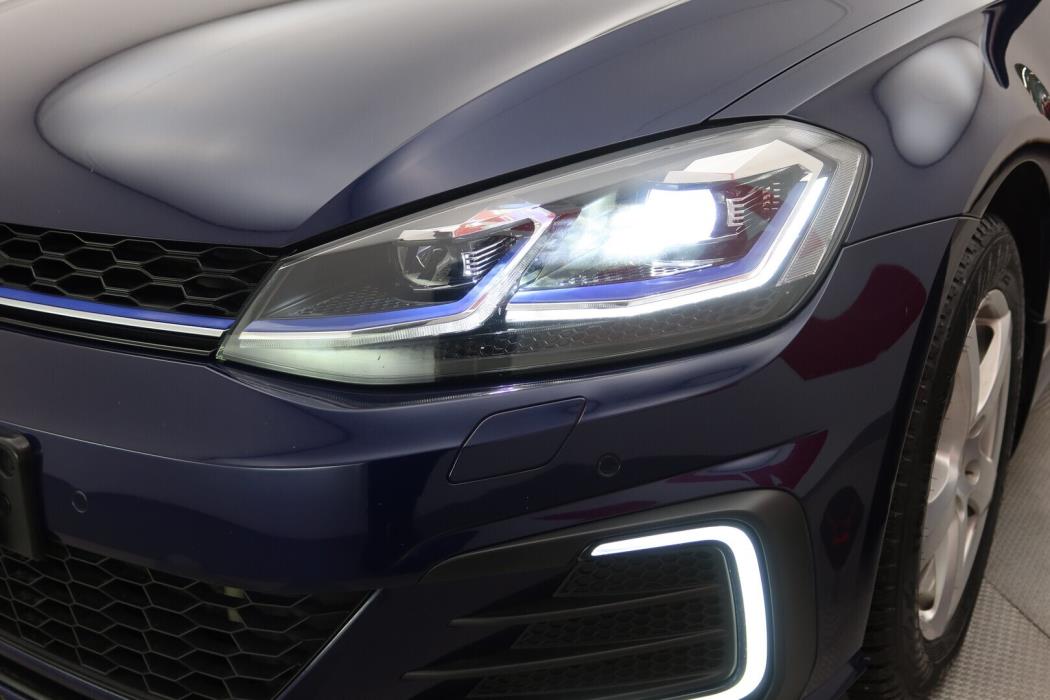 VOLKSWAGEN Golf 2020