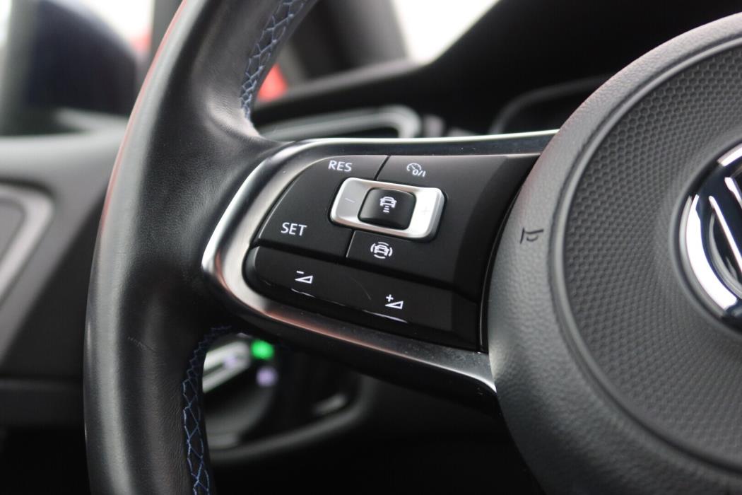 VOLKSWAGEN Golf 2020