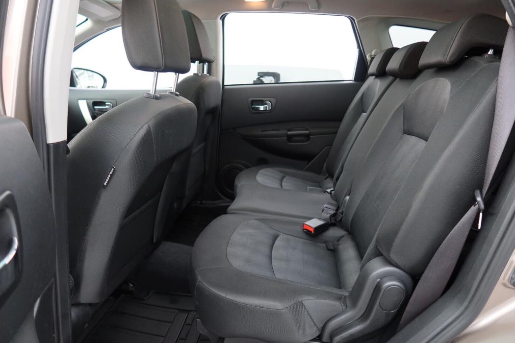 NISSAN Qashqai+2 2011