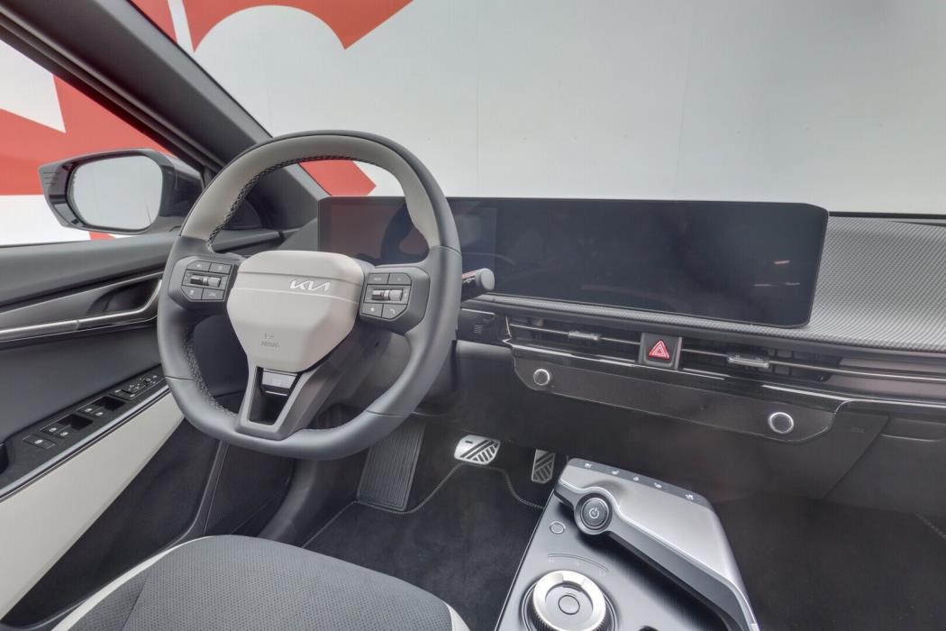 KIA EV4 2026