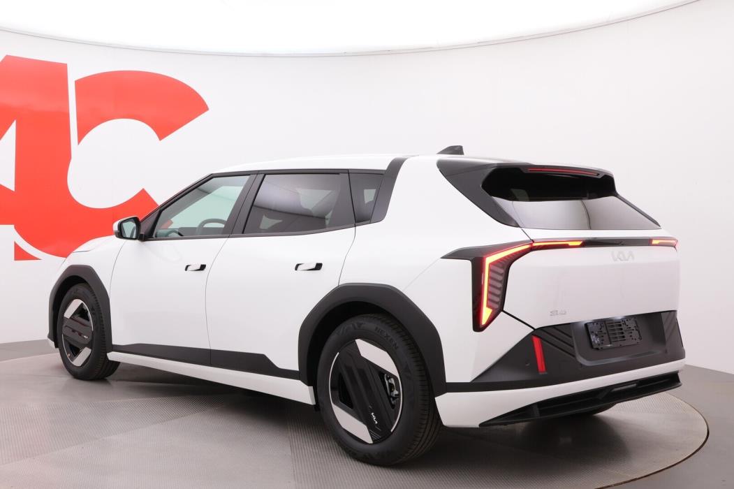 KIA EV4 2026