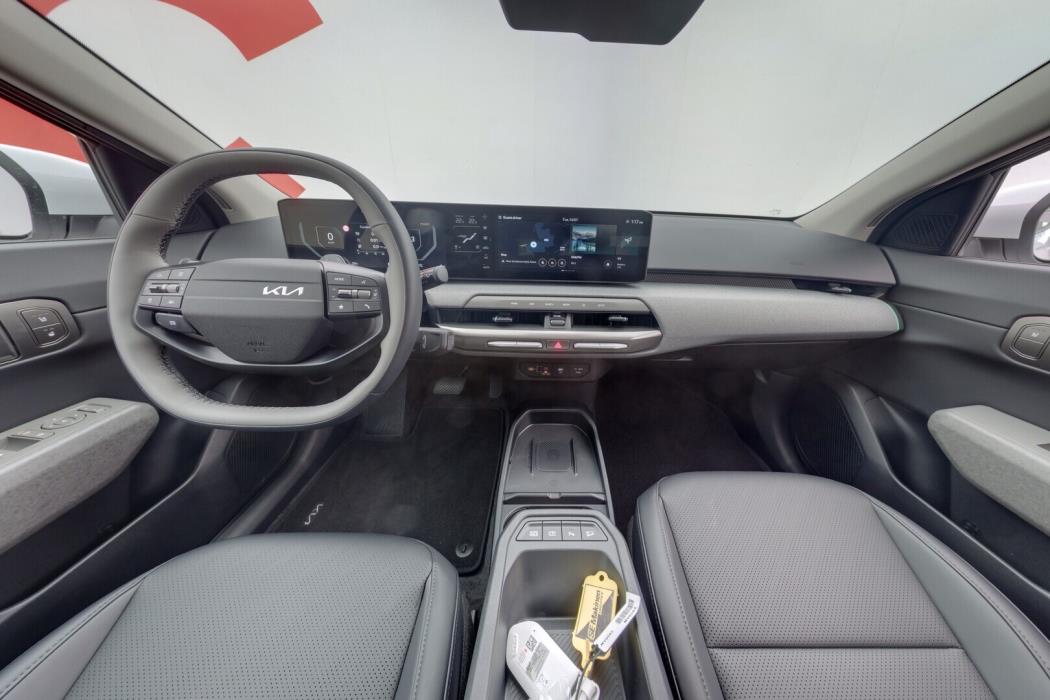 KIA EV4 2026