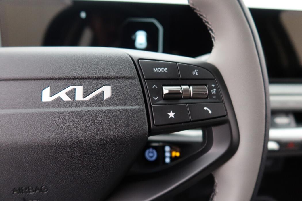 KIA EV4 2026